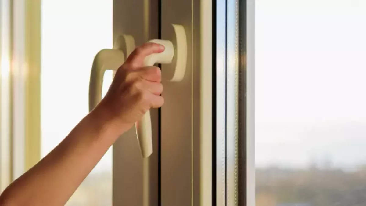 Астанада жасөспірім 15-қабаттан секірмек болған