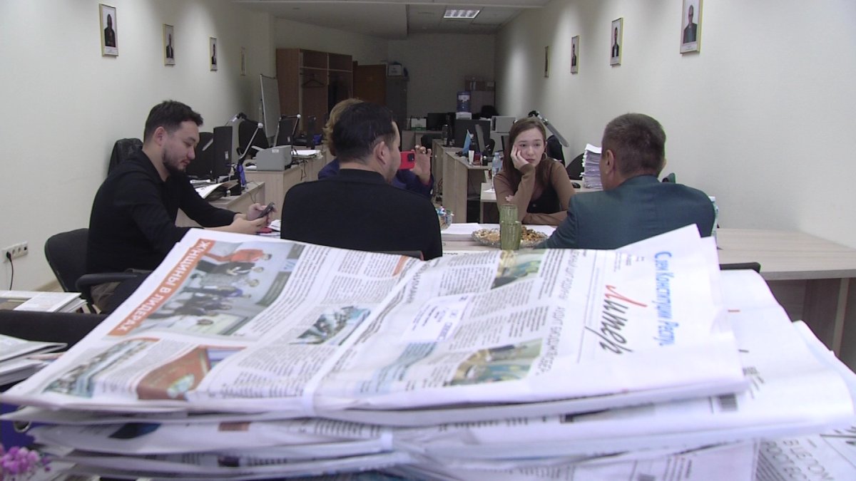 Қонақ бөлме: "Литер" газетінде сұхбат қалай алынады?