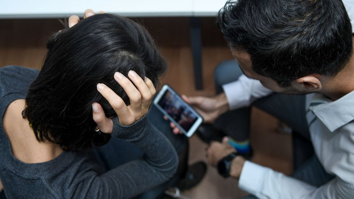 Обещал жениться после близости: дело о суициде девочки-подростка рассмотрел суд