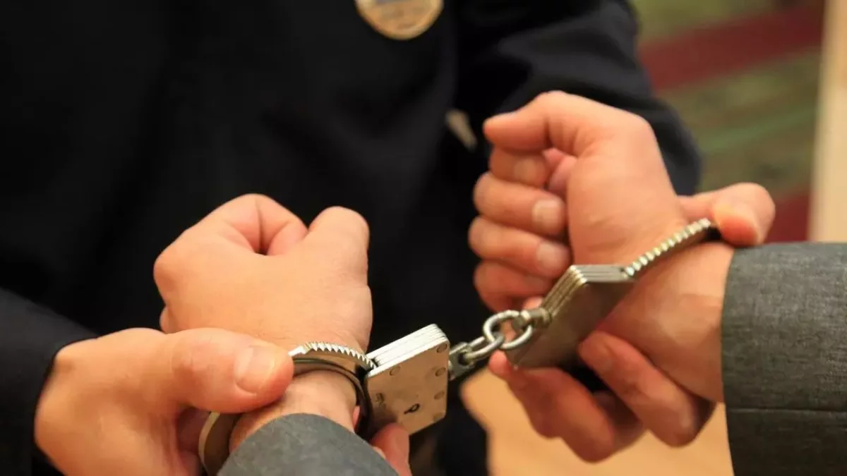 Алматыда түнгі уақытта саябақта жүрген адамдарды тонаған екі күдікті ұсталды