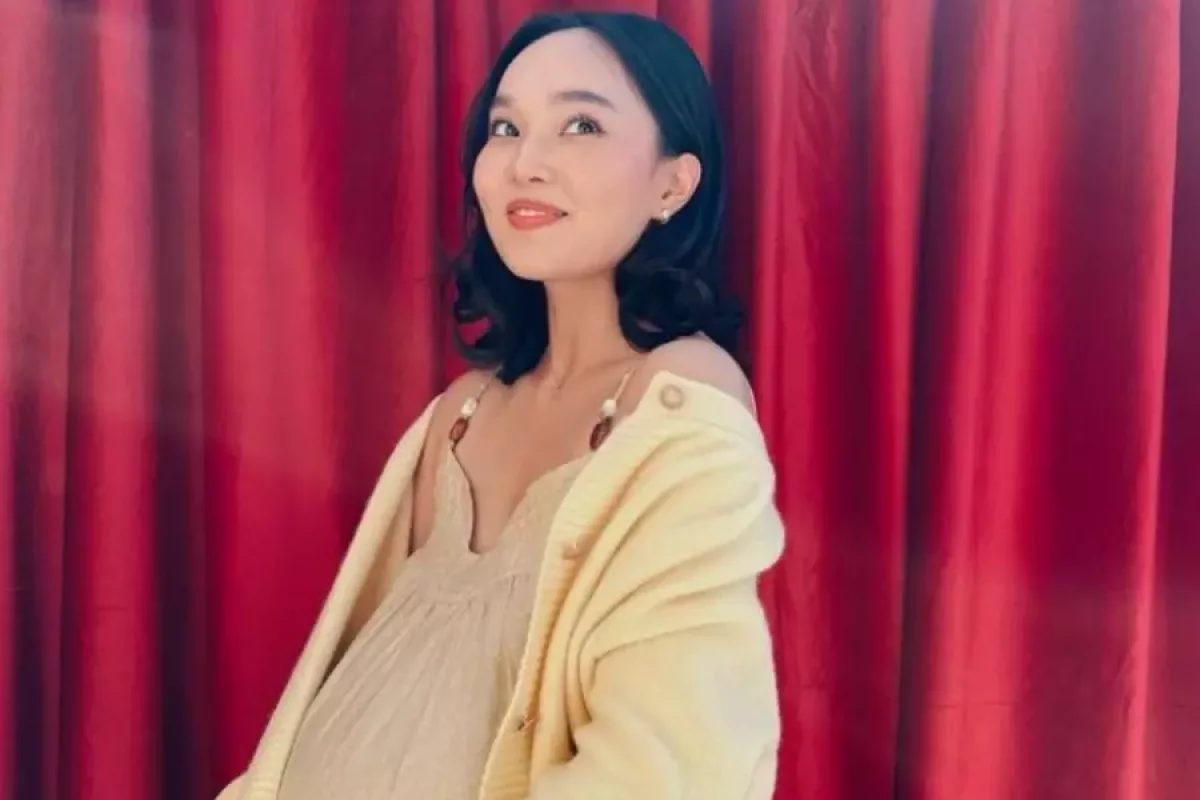 "Гендер пати қашан?" Жанар Айжанованың қызы жүкті суретін жариялады