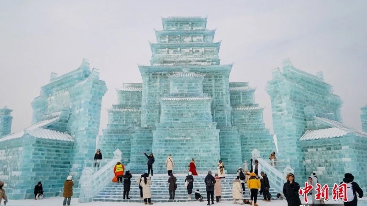 Қытайда ерекше мұз қалашық пайда болды