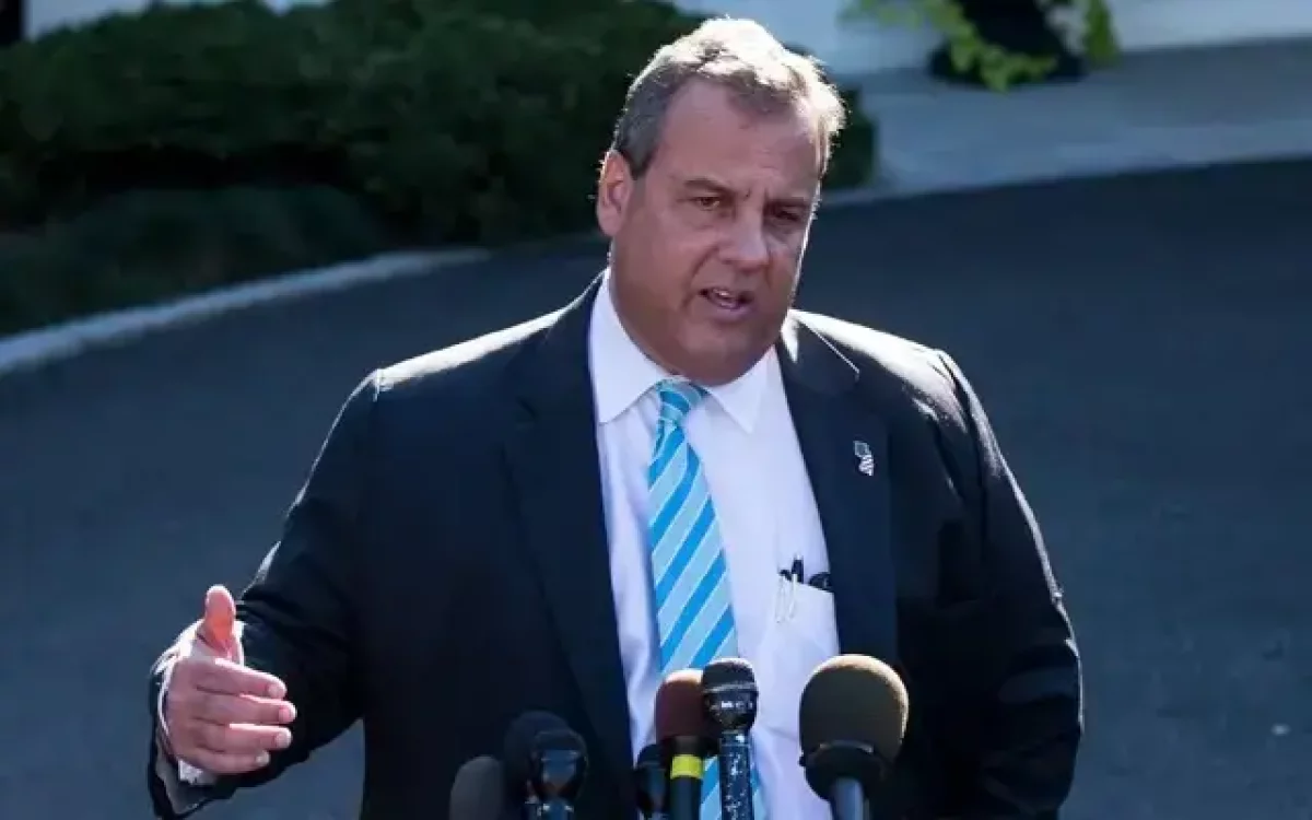 АҚШ-тағы президент сайлауында Трамптың қарсыласы үміткерліктен бас тартты