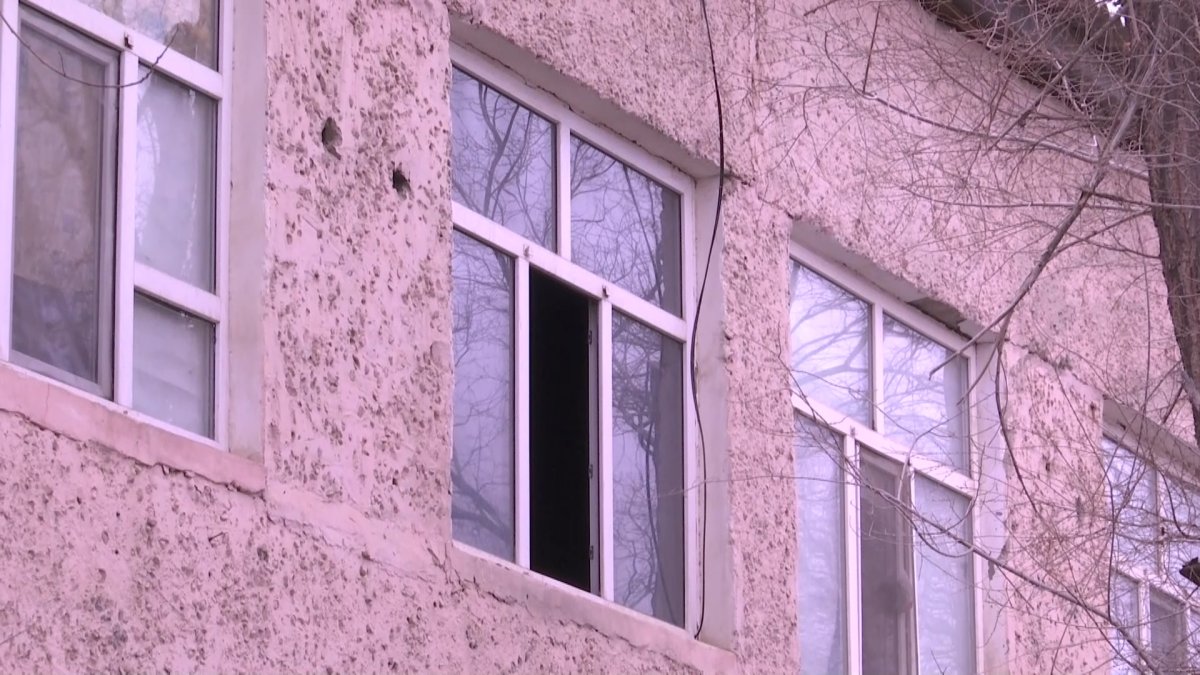 «Нәжіс иісіне тұншығып отырмыз», - тұрғын