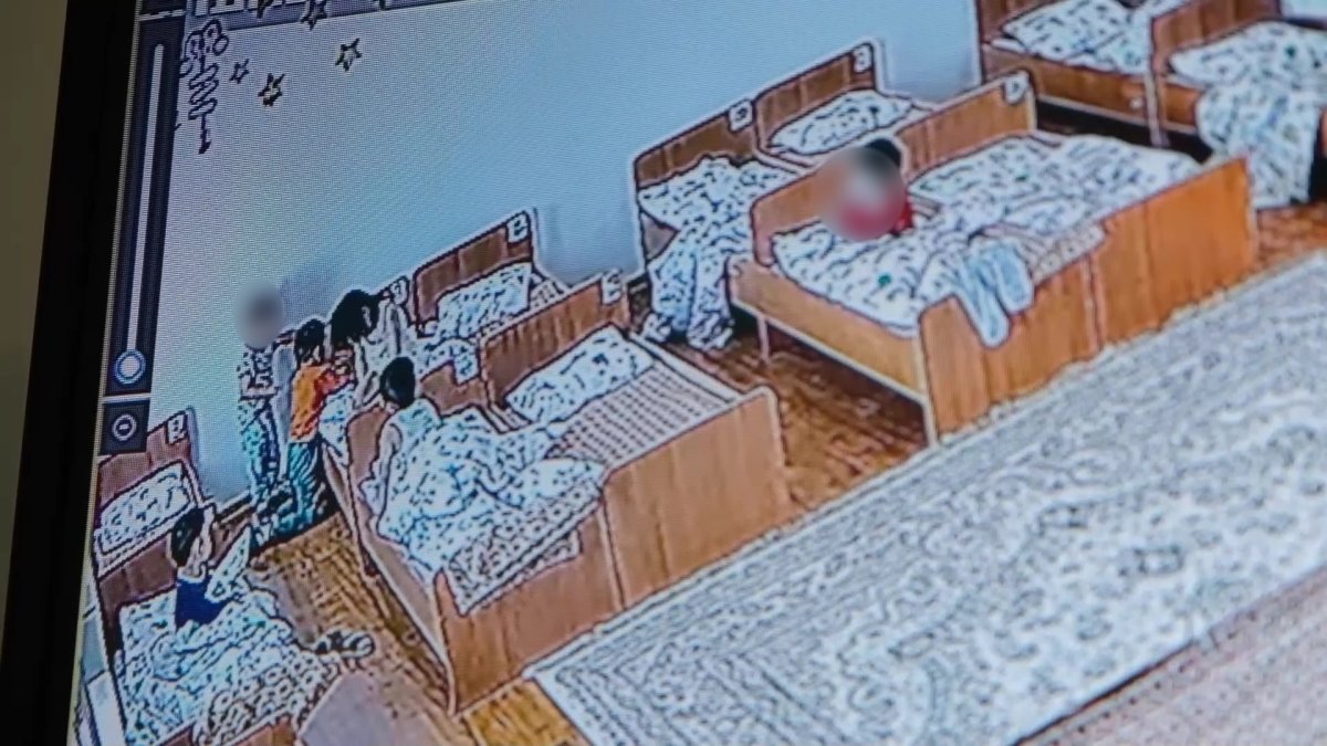 Атырау облысында балабақшада бүлдіршінді ұрып тастаған