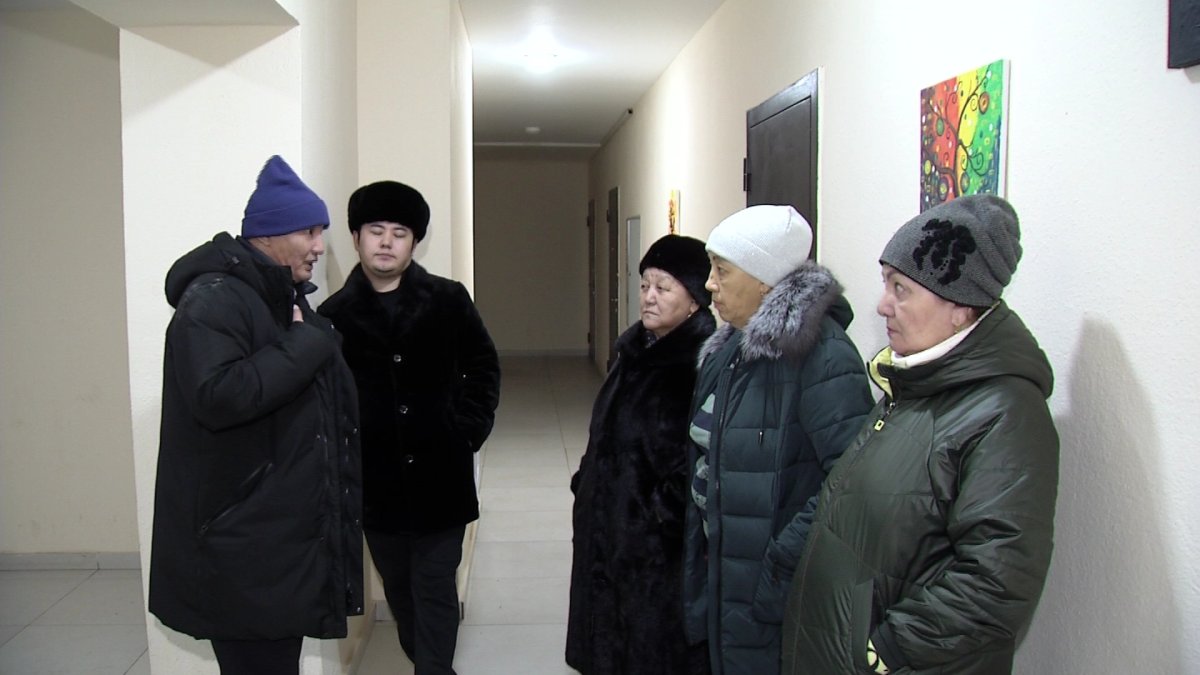 Жетпістен асқан тұрғындар баспалдақтың 165 сатысын басып сыртқа шығады