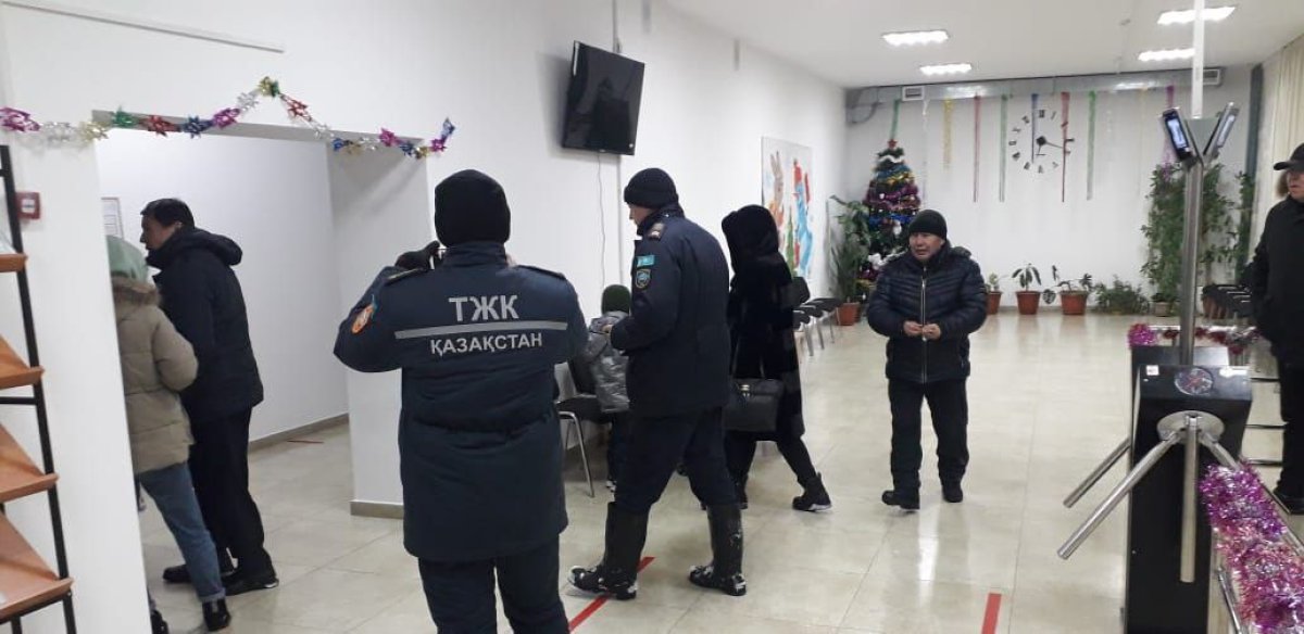 Иностранцы застряли на трассе из-за непогоды