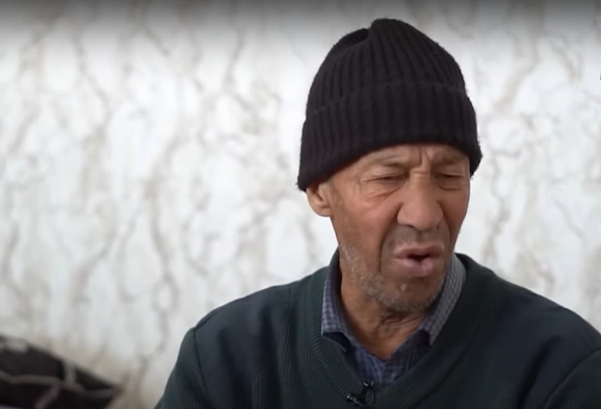 "Әйелімді еркектерге сатады": ер адам өзінен 24 жас кіші жары мен балаларынан айырылып қалғанын айтты