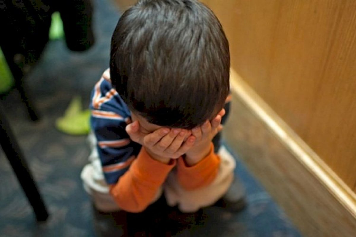 Мать в воспитательных целях запирала 9-летнего сына в холодном сарае в Талдыкоргане