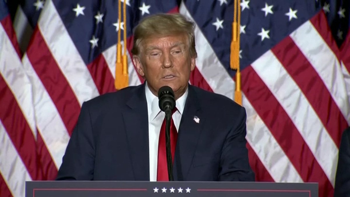 Один из самых одиозных политиков США Дональд Трамп одержал победу на кокусах в штате Айова