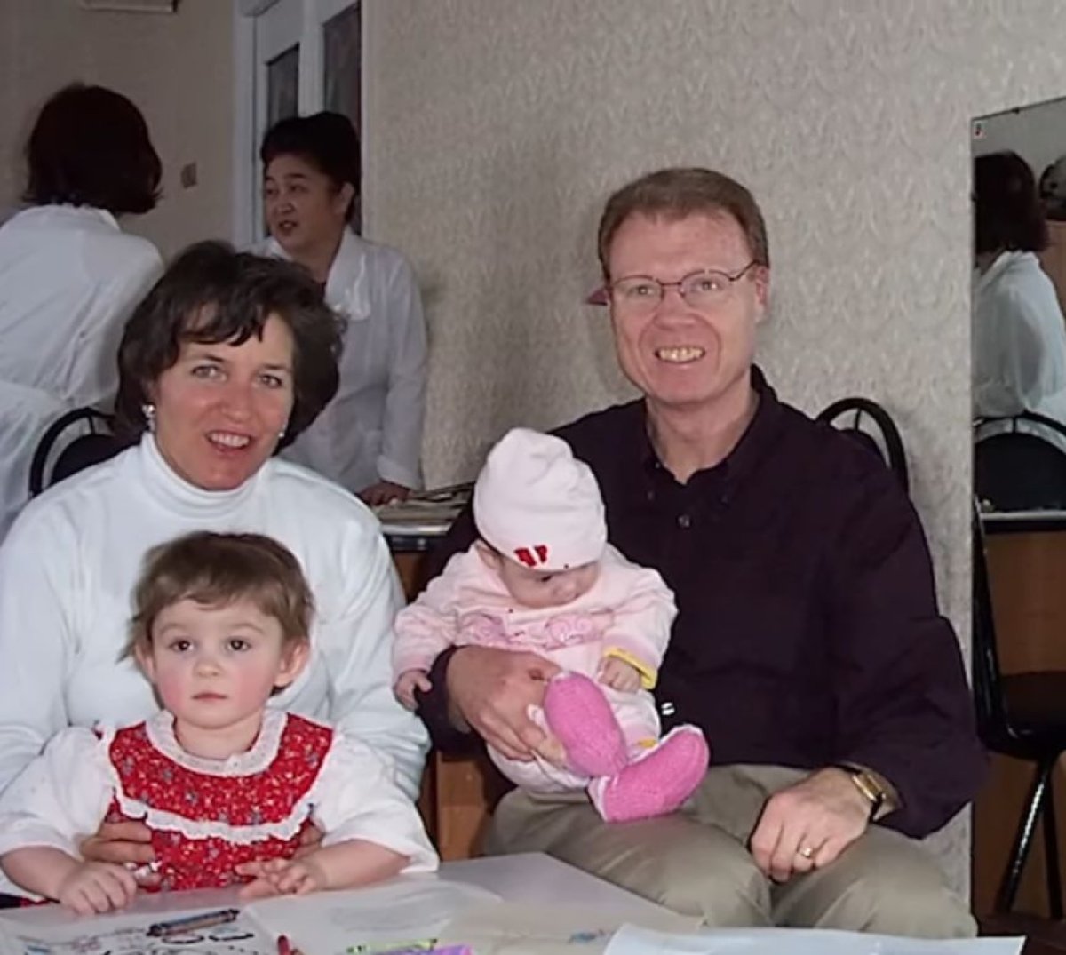 "Америкалықтар 2-3 баладан асырап алған": 6 айында шетелге кеткен қазақ қызының тағдыры