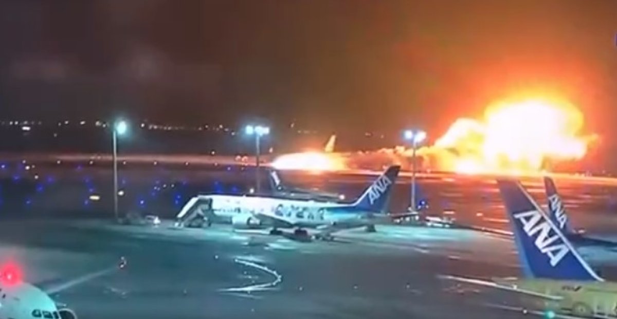 Жуткое возгорание самолёта в Токио: 400 пассажиров чудом выжили