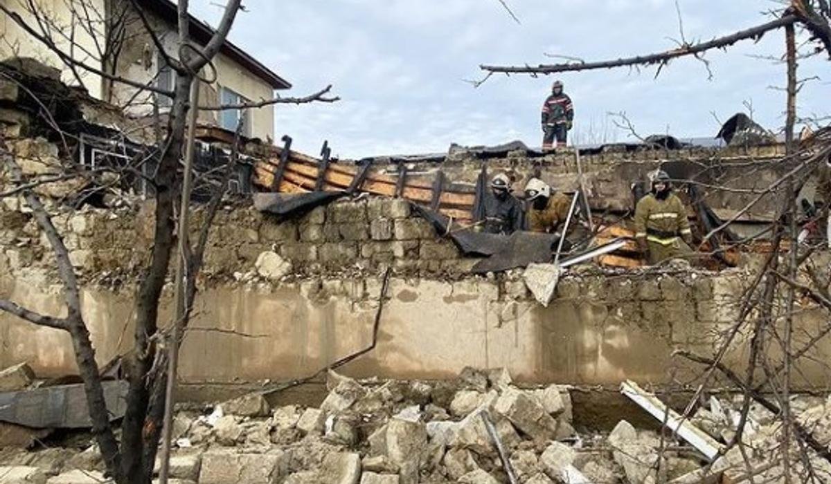 Атырауда тұрғын үйде газ жарылып, 5 адамды күйік шалды