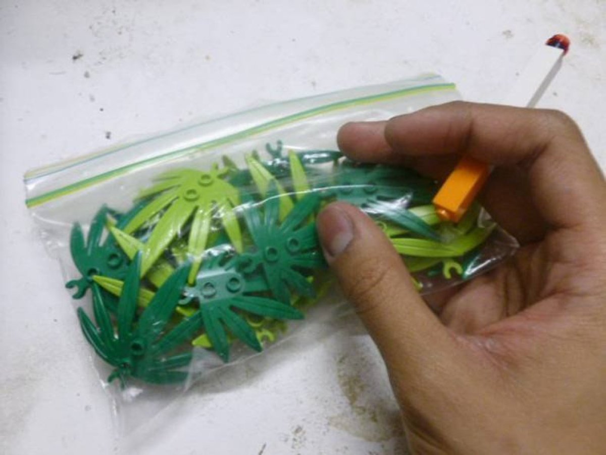 Наркотики под видом детских игрушек присылали в Казахстан