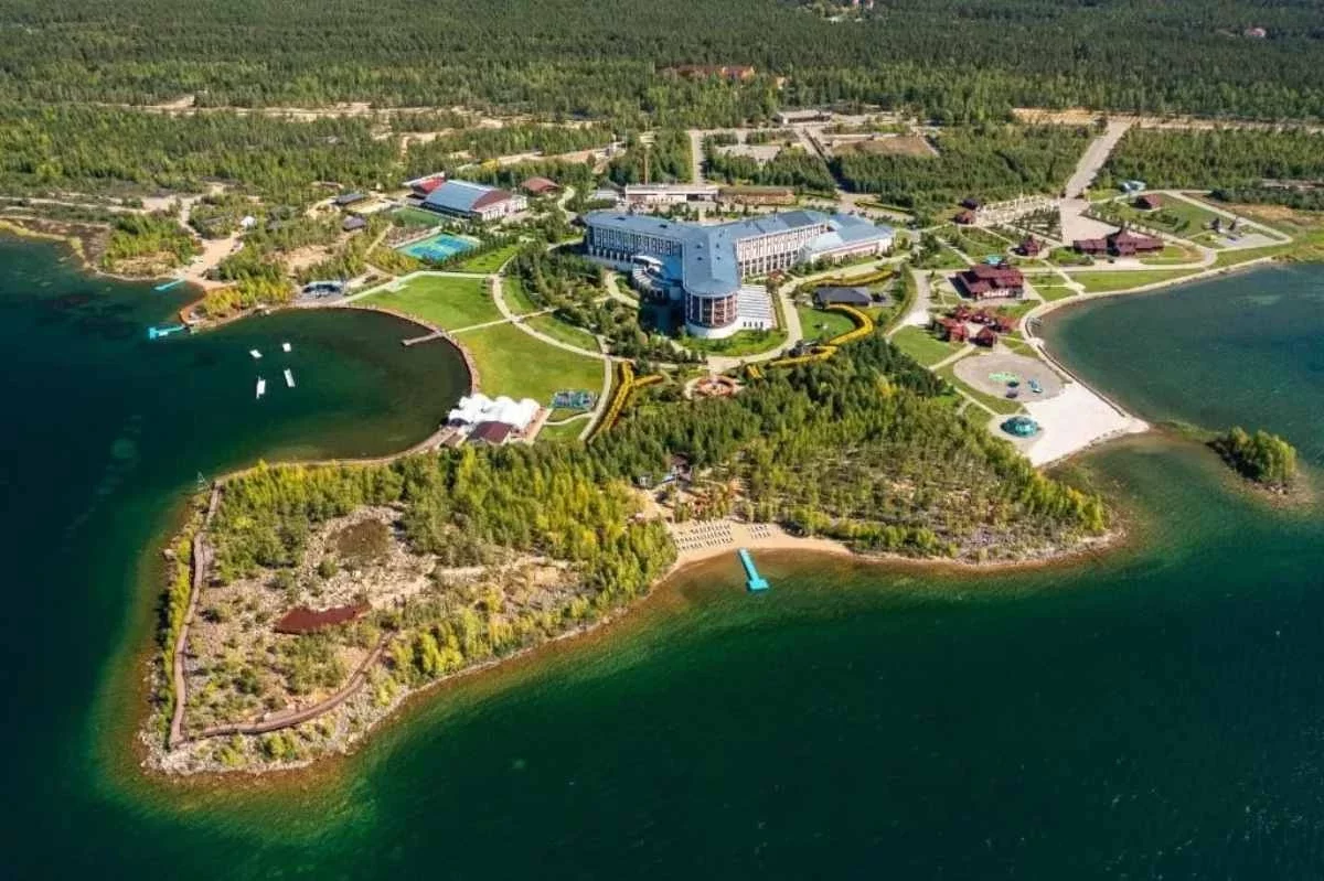 Қызметкерлері жаппай уланған: Миллиардер Болат Өтемұратовқа тиесілі Rixos Borovoe қонақүйіне айыппұл салынды