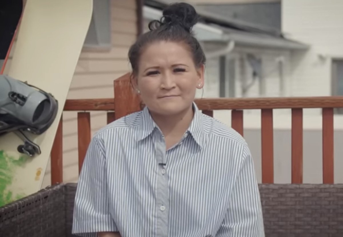 "Мен тірідей тозаққа түстім": Шетелдіктер асырап алған қыз жанайқайын жеткізді