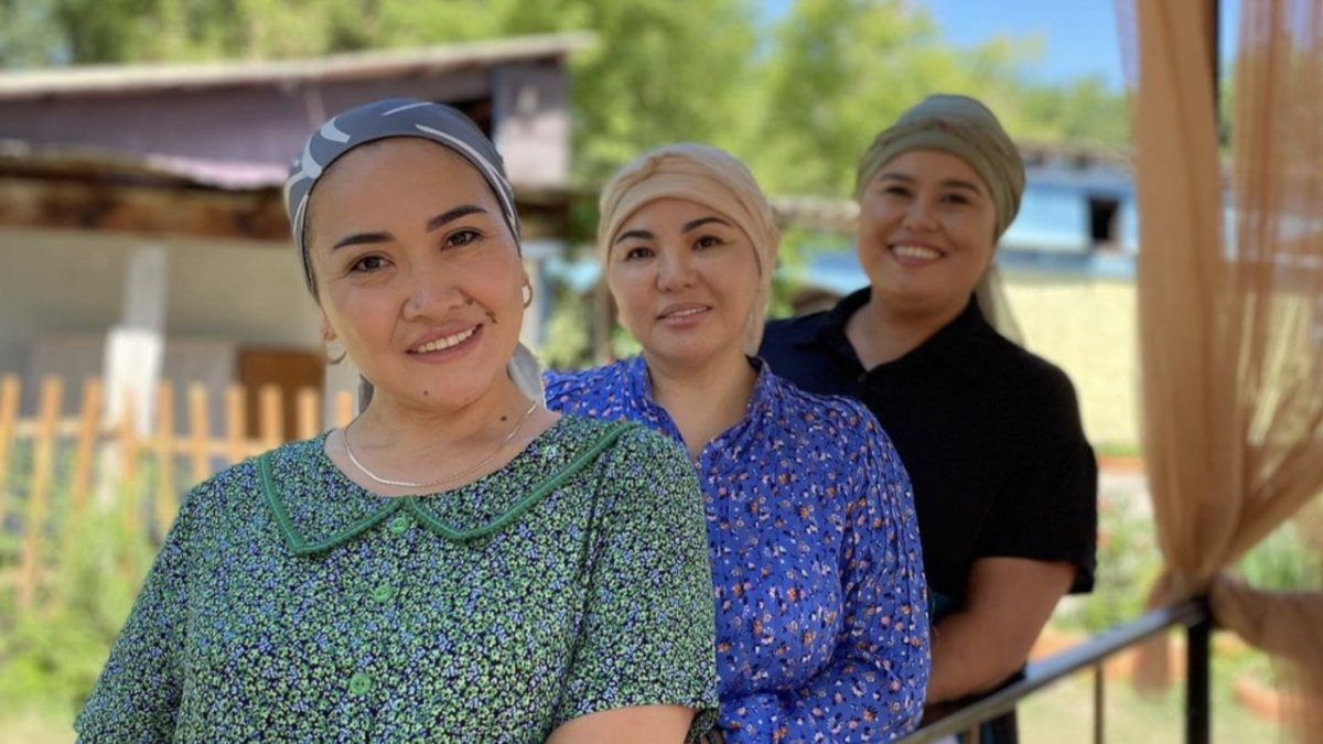 «Елдің бәрі бетсіз емес»: Мамасарипова комедияға түспейтінін айтқан актрисаны сынға алды