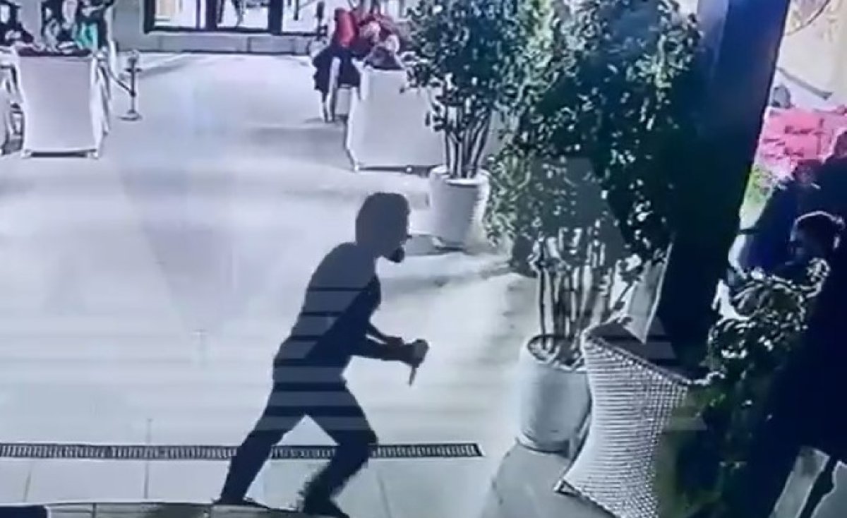 Из-за танца девушки в хиджабе в ресторане началась поножовщина