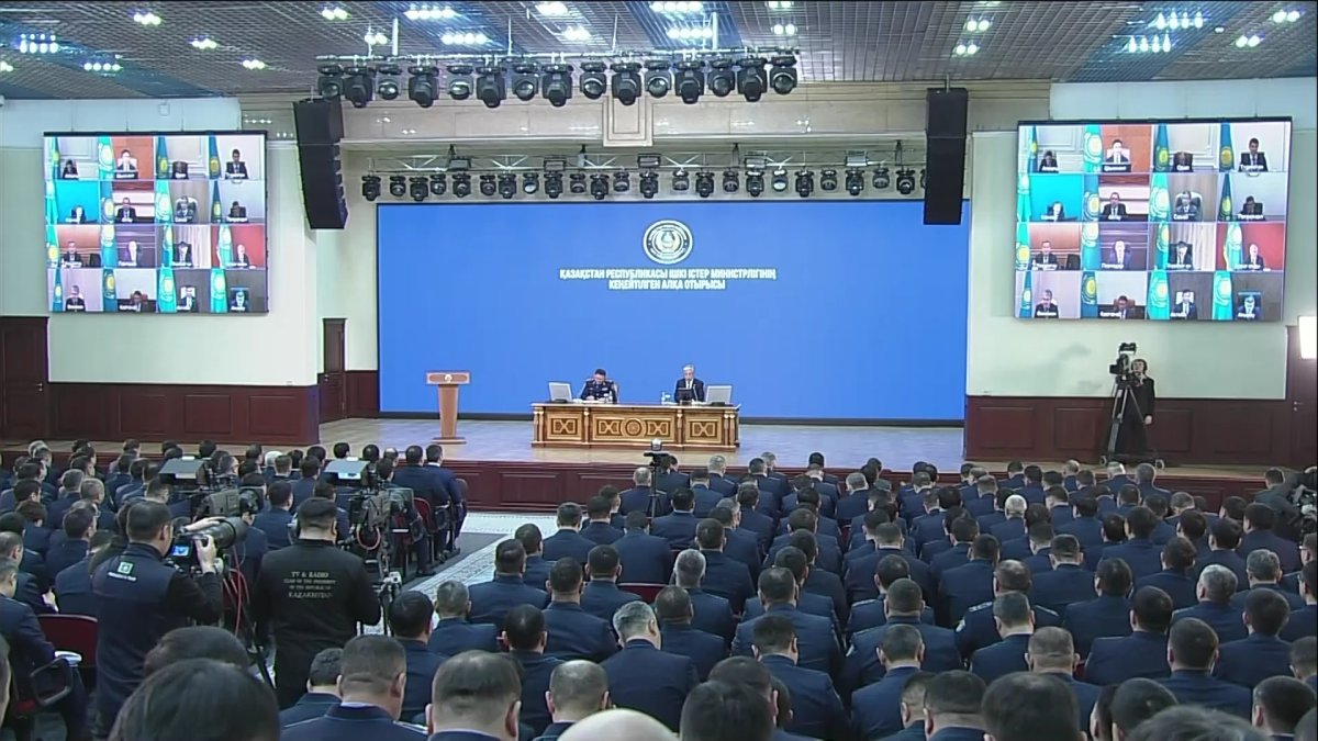 "Очистить от некомпетентных и нечестных": Токаев высказался о провинившихся полицейских и бытовом насилии