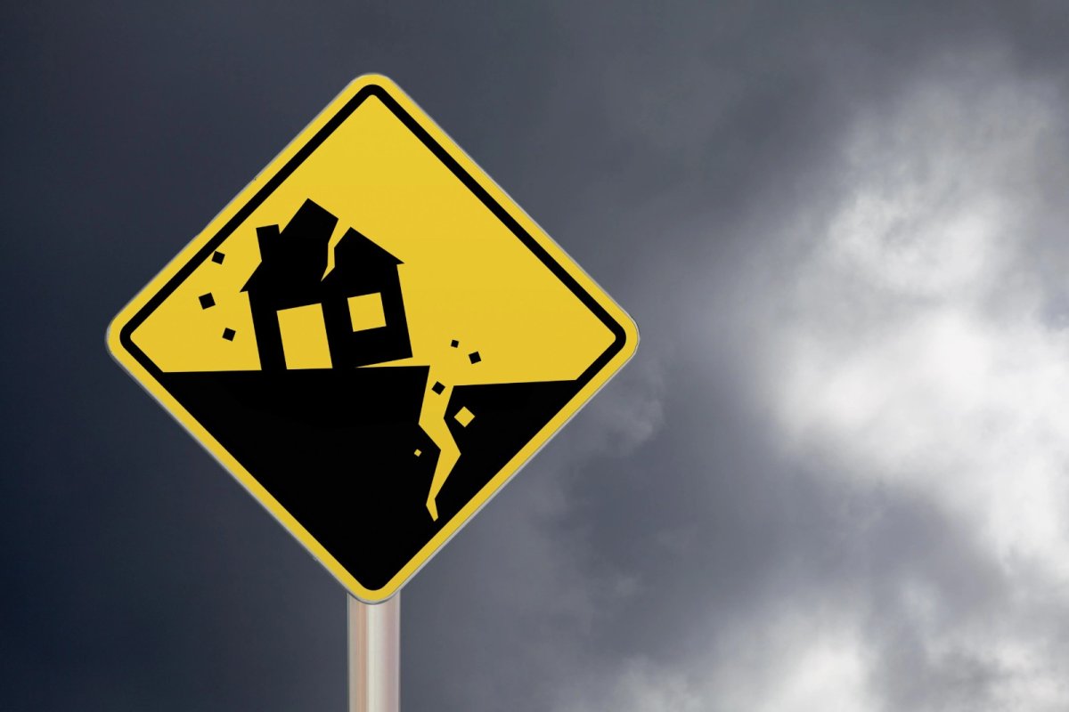 10 правил поведения при землетрясении напомнили в МЧС