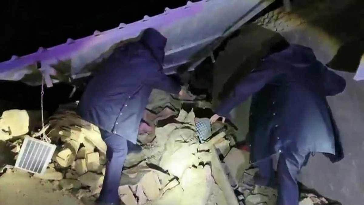 Қытайда жер сілкінісінен кейін 40 шақты афтершок тіркелді