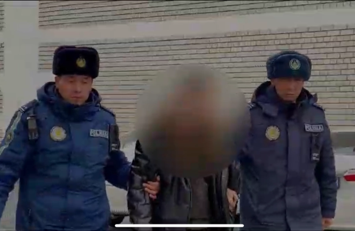 Мас жүргізуші полиция қызметкерін қағып кетті