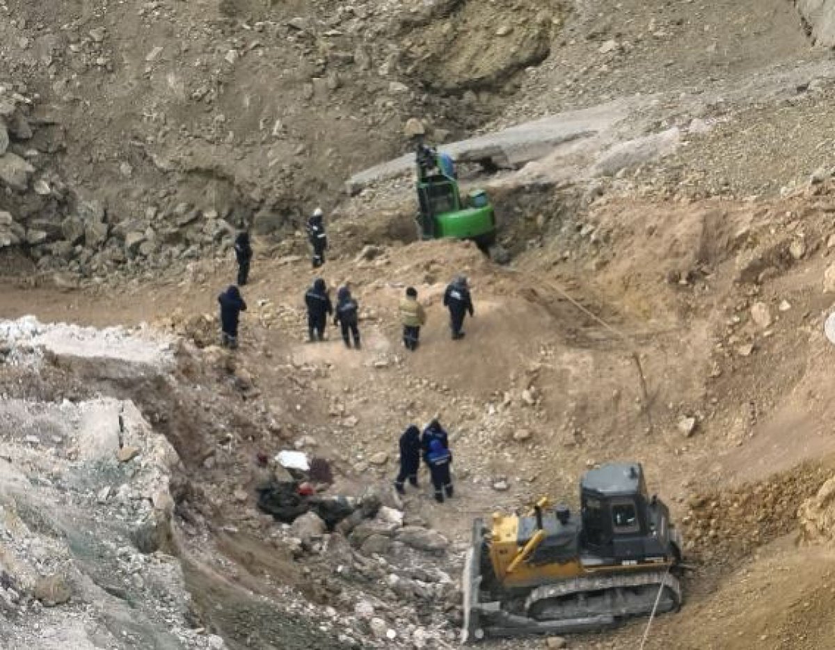 Автобус провалился под землю: установлены 7 ответственных лиц