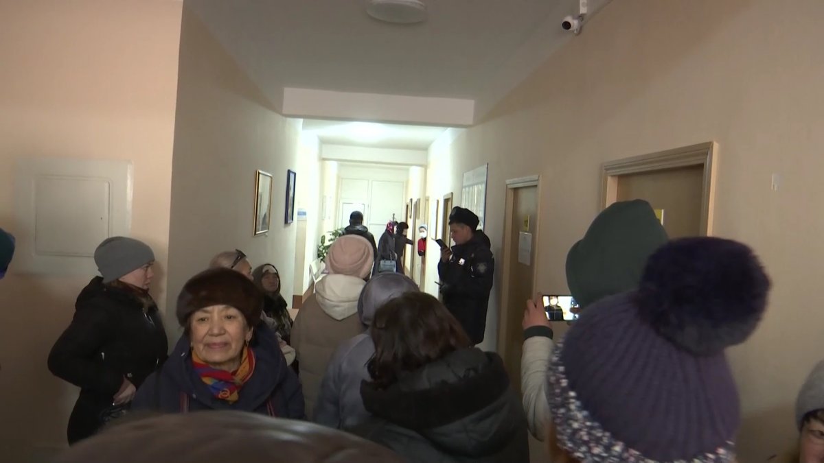 Жители целого района в Актобе остались без поликлиники - Телеканал «Астана»