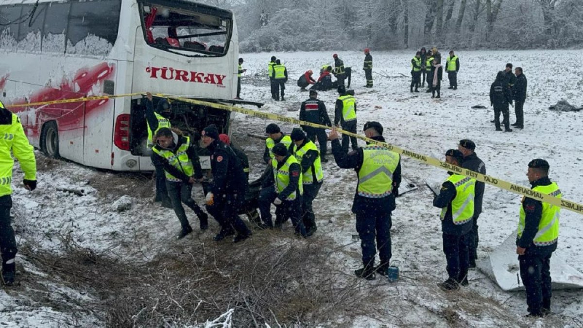 Ыстамбұлдан шыққан автобус апатқа ұшырады: 6 адам қаза тапты