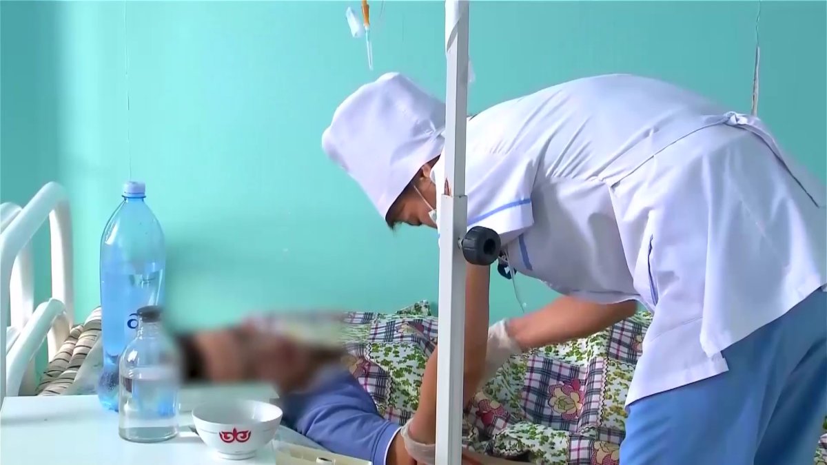 "Оставили часть плода при аборте": родные молодой западноказахстанки винят врачей