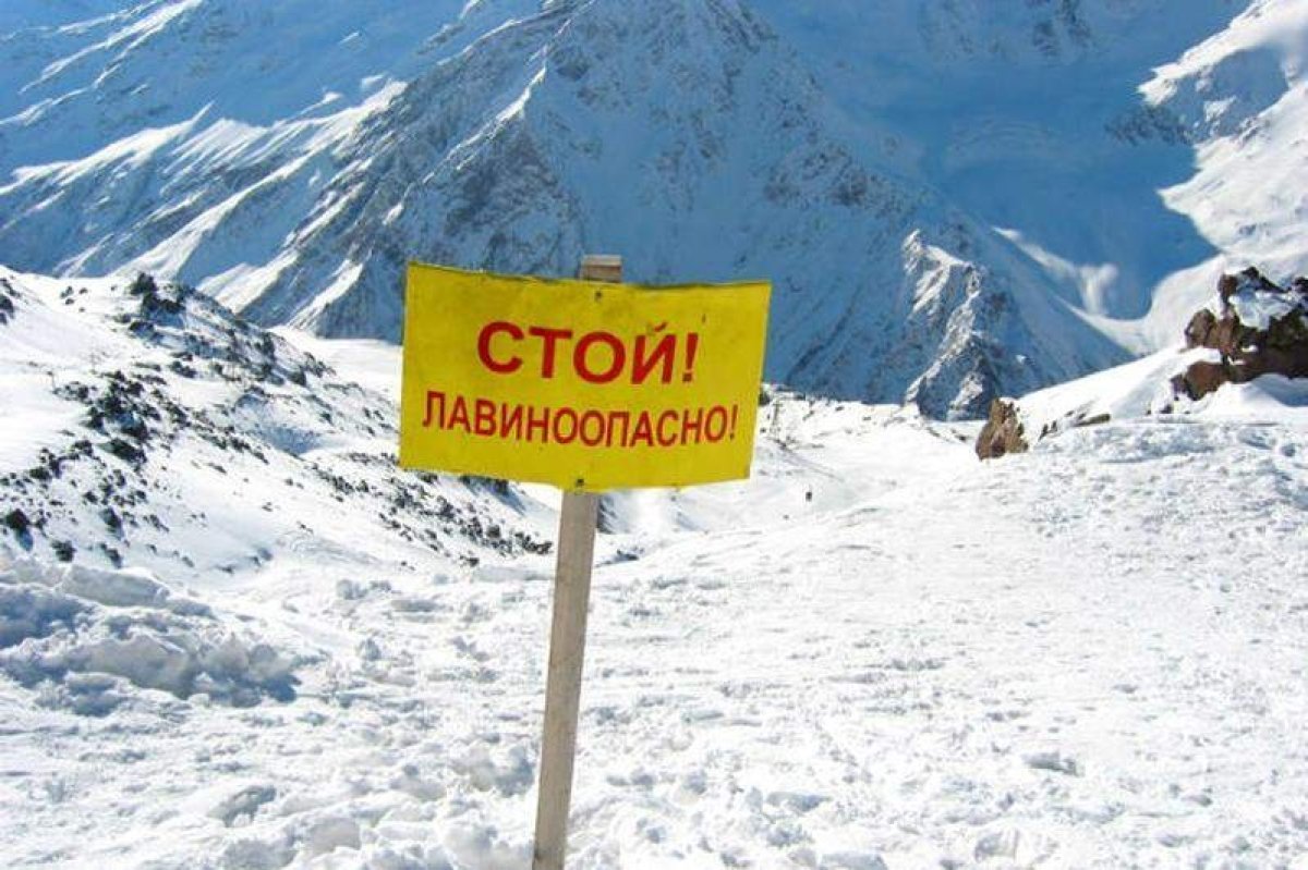 Желтый уровень опасности объявили на горах Восточного Казахстана из-за лавин
