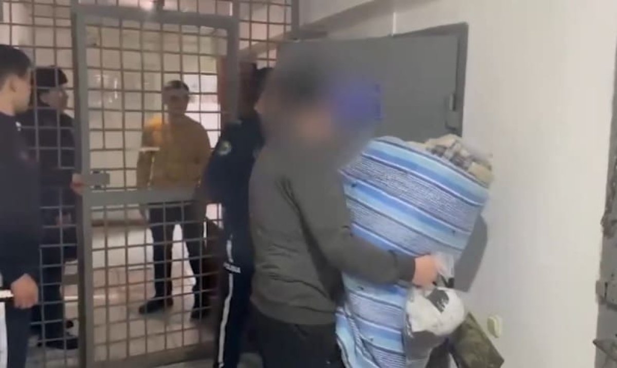 "Адамдарды автоматпен атып өлтірген": түрін өзгерткен қылмыскер 26 жылдан соң ұсталды