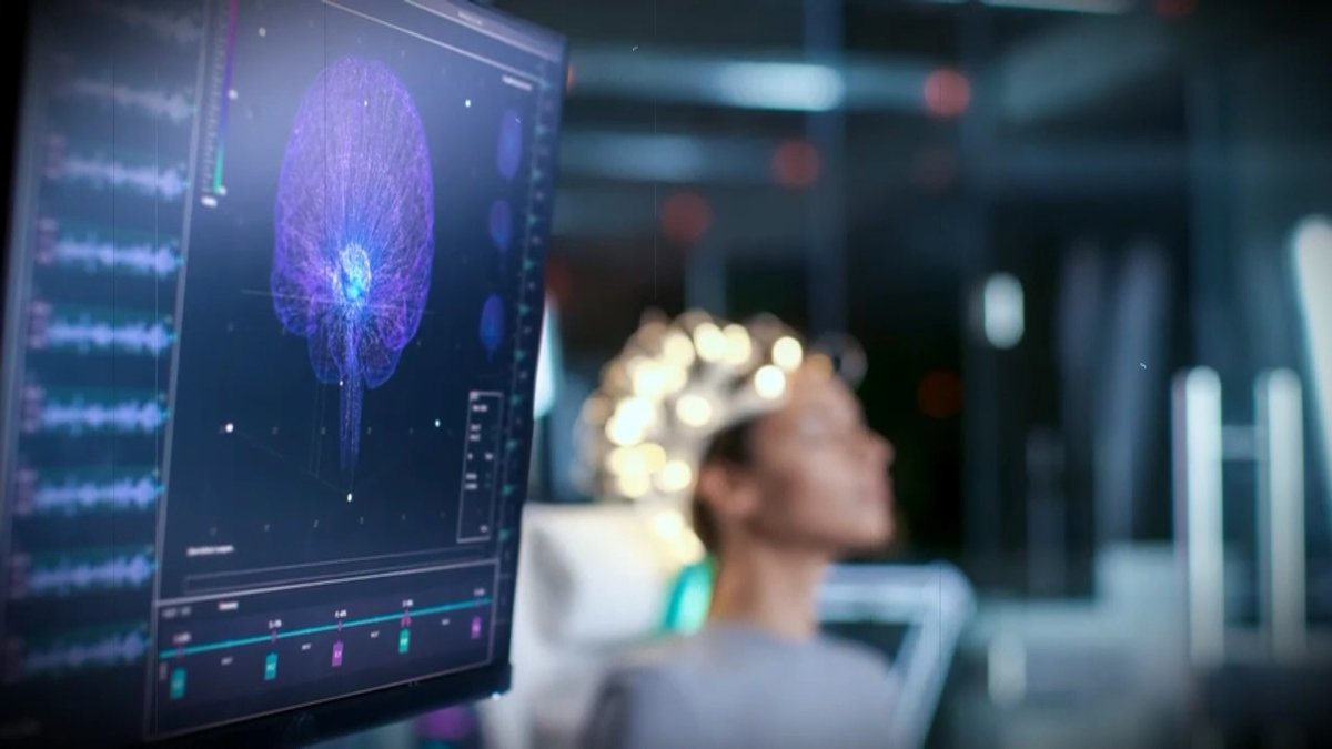 Адам миына алғаш рет чип орнатылды