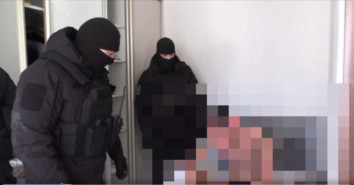 Житель Уральска вовлекал девушку в проституцию