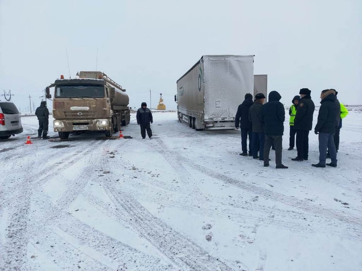 Ауыр жүк көліктері тексерілді