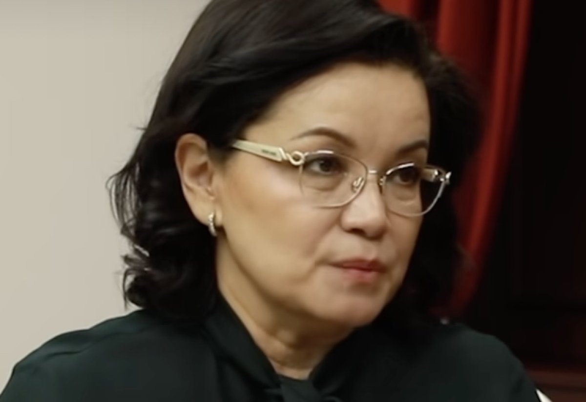 “5 мың еуро бер”: Қымбат Досжан Жәнібекке қатысты тағы бір сұмдықтың бетін ашты