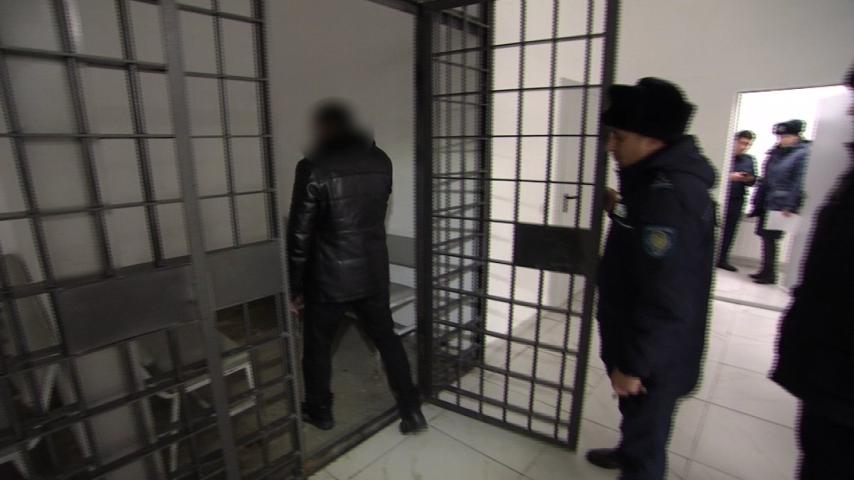 "Заслуживают самого сурового наказания": педофилов предложили лишать свободы пожизненно