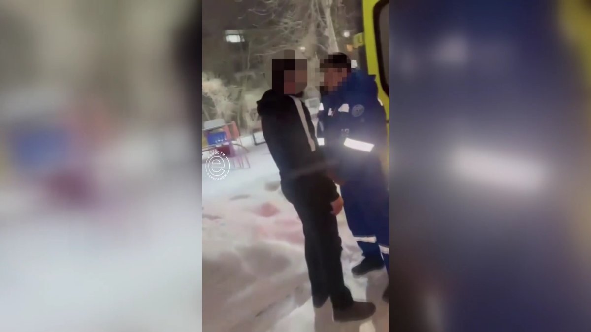 Казахстанцы требуют найти и наказать мужчину, избившего водителя скорой помощи в Караганде