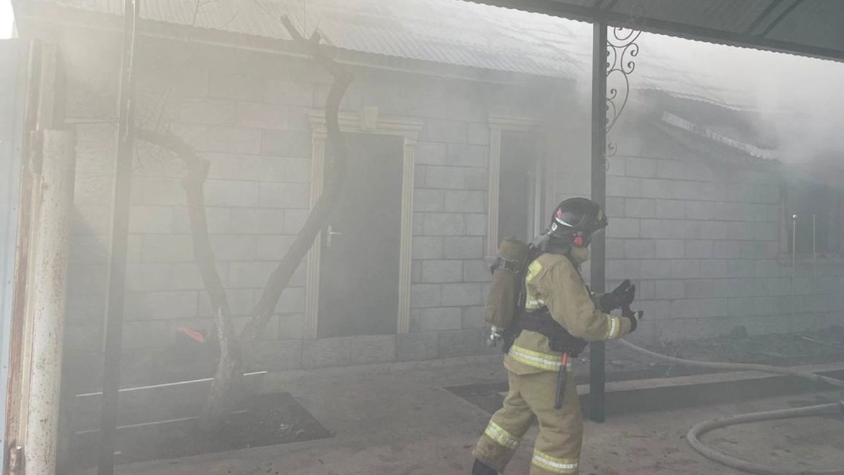 Атырауда жеке үйде жарылған газдан зардап шеккен тағы бір адам көз жұмды