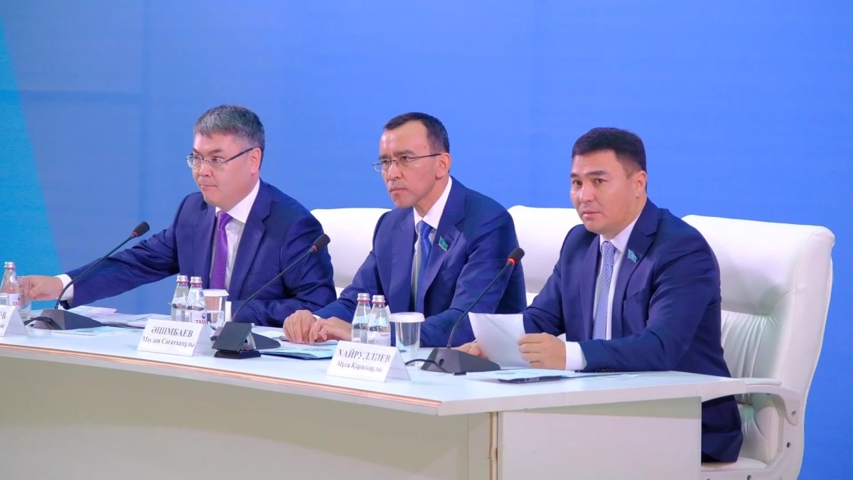 Спикер Сената обсудил с атыраусцами проекты, направленные на повышение потенциала молодёжи