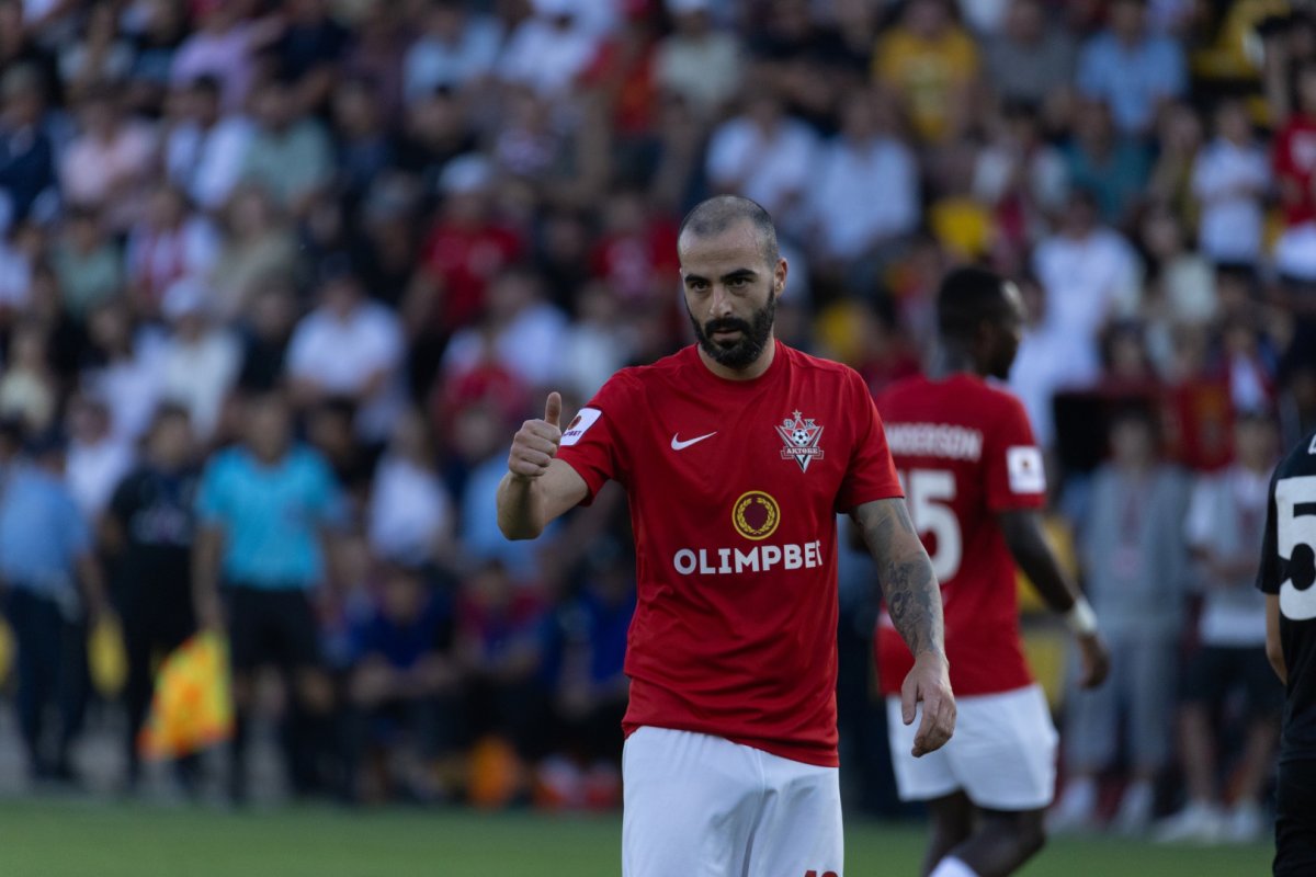 «Ақтөбеден» ресми түрде 10 футболшы кетті