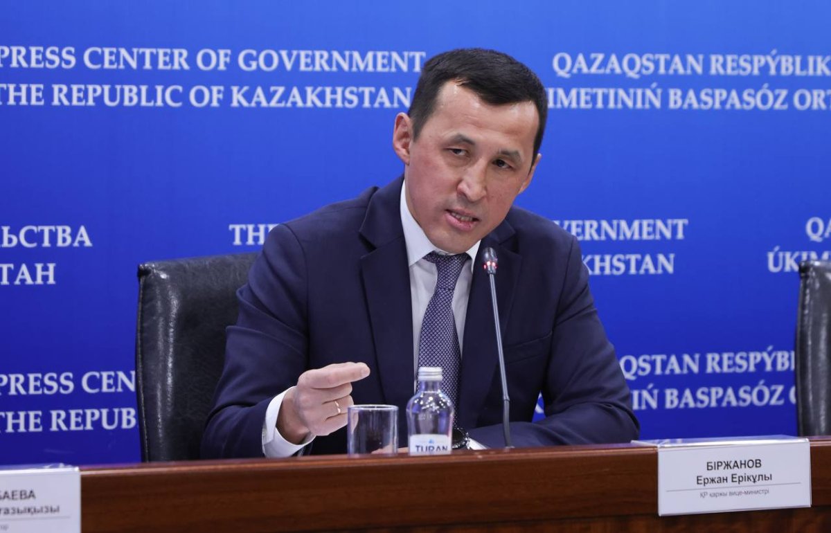Ограничений по мобильным банковским переводам между родственниками нет, - Минфин