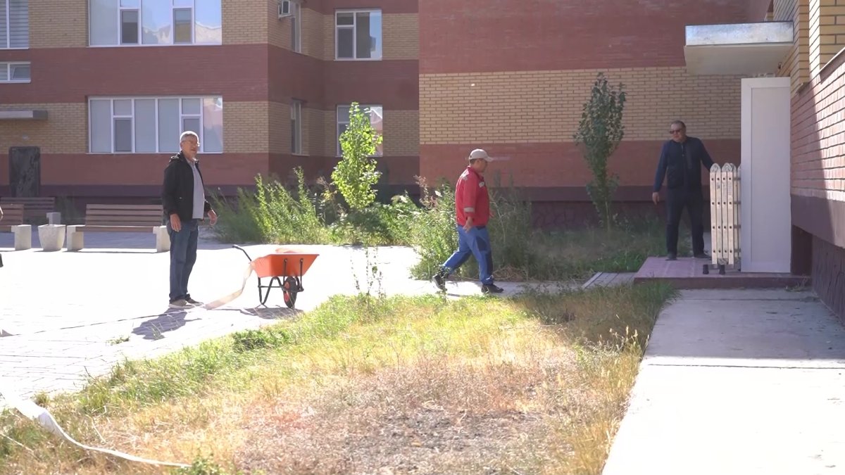 Атырауда пайдалануға берілгеніне бір жарым жыл болған мектептің жертөлесі суға толған