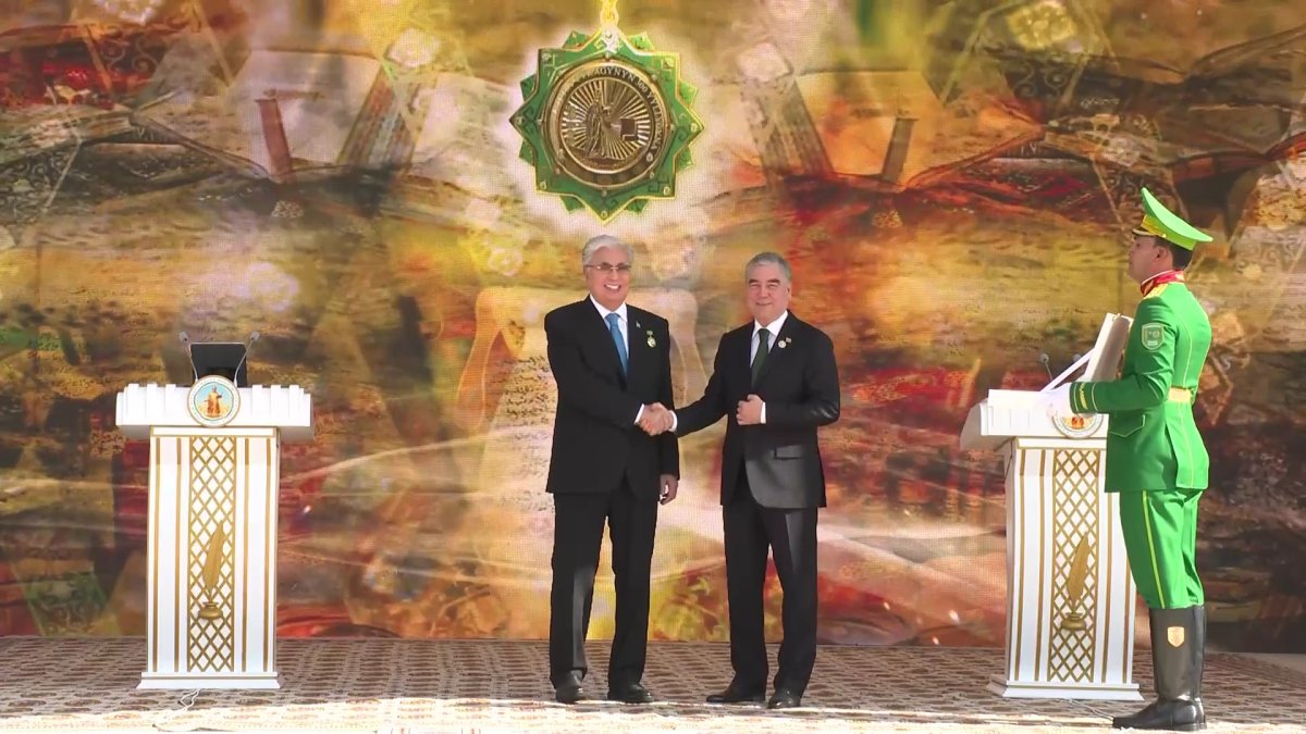 Ашхабадта Абай Құнанбаевқа арналған ескерткіш ашылды