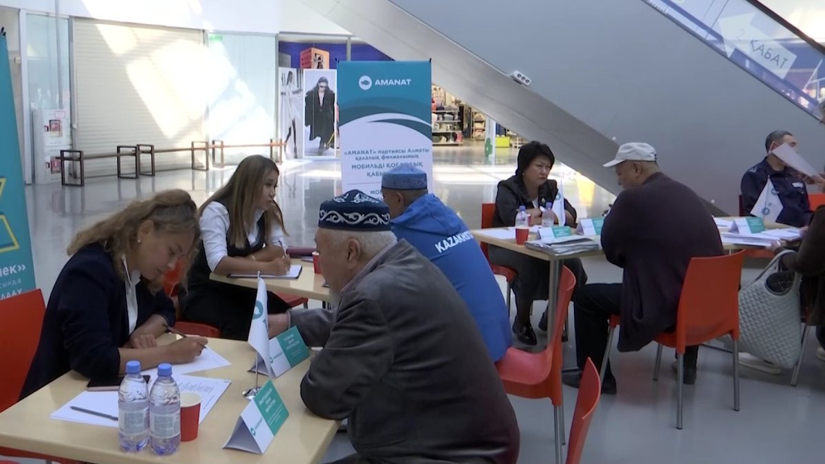 Общественная приемная партии «AMANAT» приняла жителей в Турксибском районе Алматы