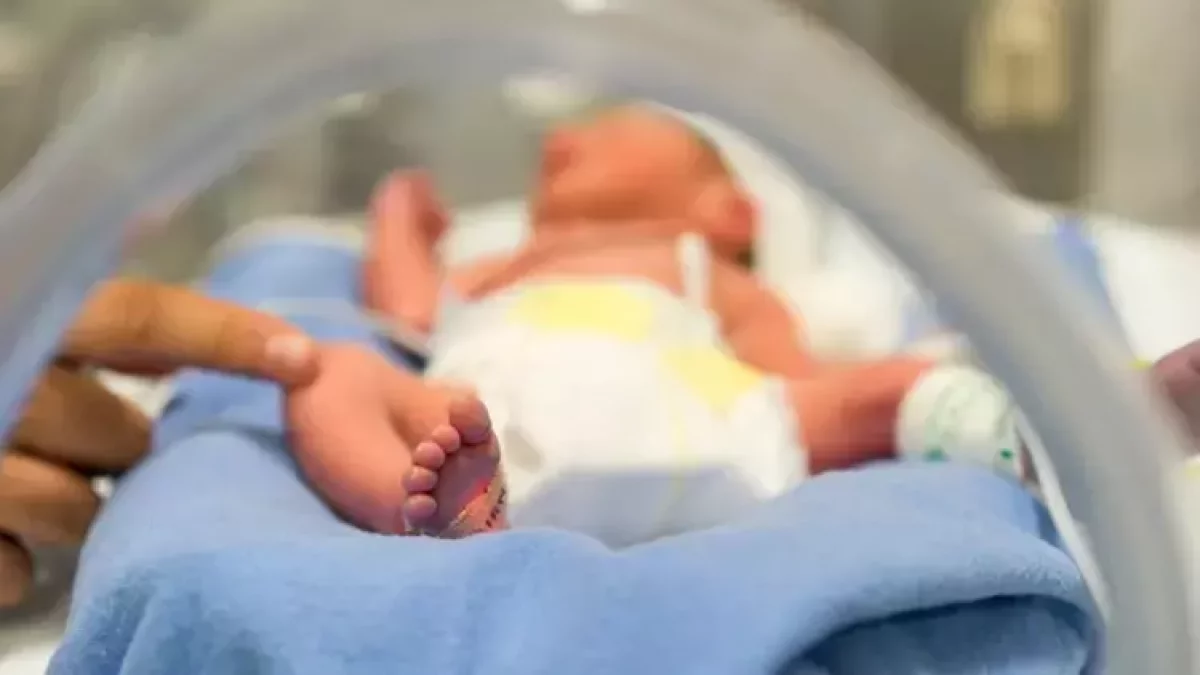 Женщину, бросившую новорожденного в туалете, задержали в Турции