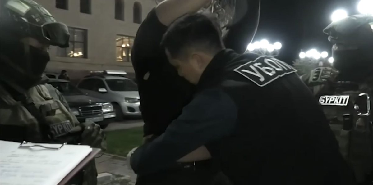 Бойцы поп-ММА вымогали деньги у предпринимателей Алматы, - полиция