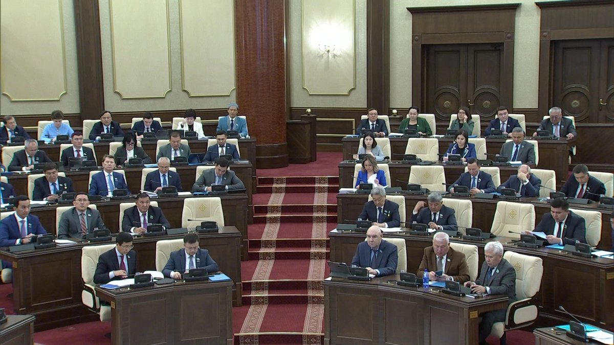 Мемлекеттік қызметкерлерге кәсіпкерлікпен айналысуға рұқсат берілуі мүмкін