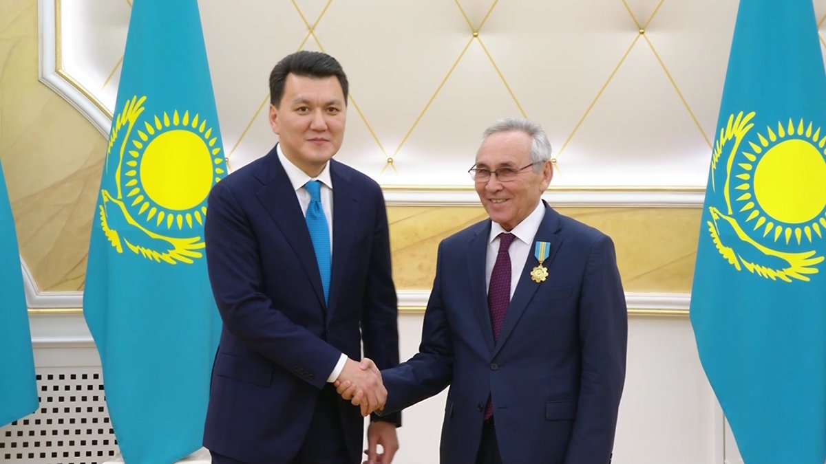 В преддверии Дня Республики ряд общественных деятелей были отмечены государственными наградами