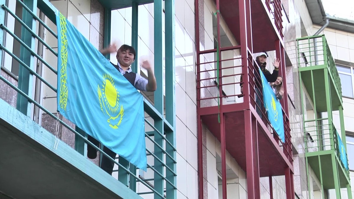 Павлодарская молодёжь поддержала акцию «Менің елім - менің туым»
